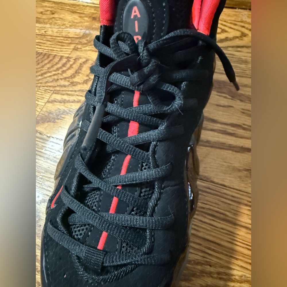 Nike Black and Red Foamposite Pro Sneakers SIZE 9.5 - Picture 5 of 7